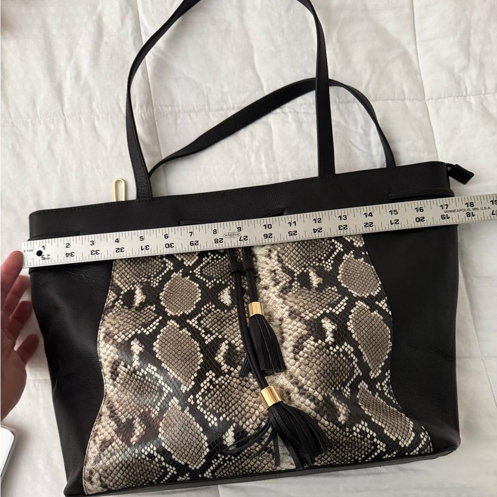 Talbots Black and Tan Tote Bag with Elegant Design - Picture 8 of 10